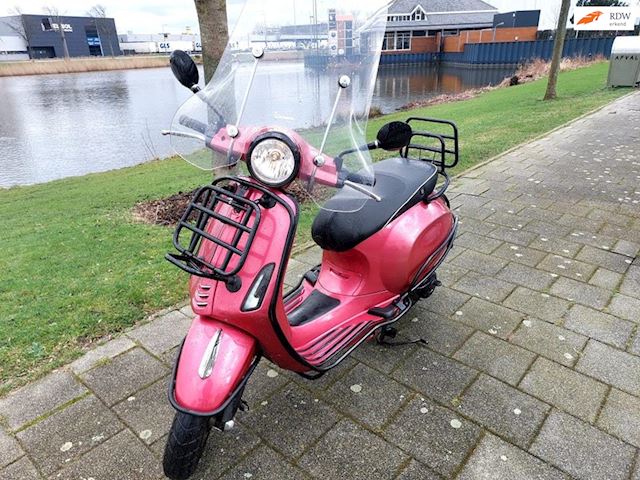 Vespa Snorscooter occasion - Autoport-Rotterdam / Scooterport