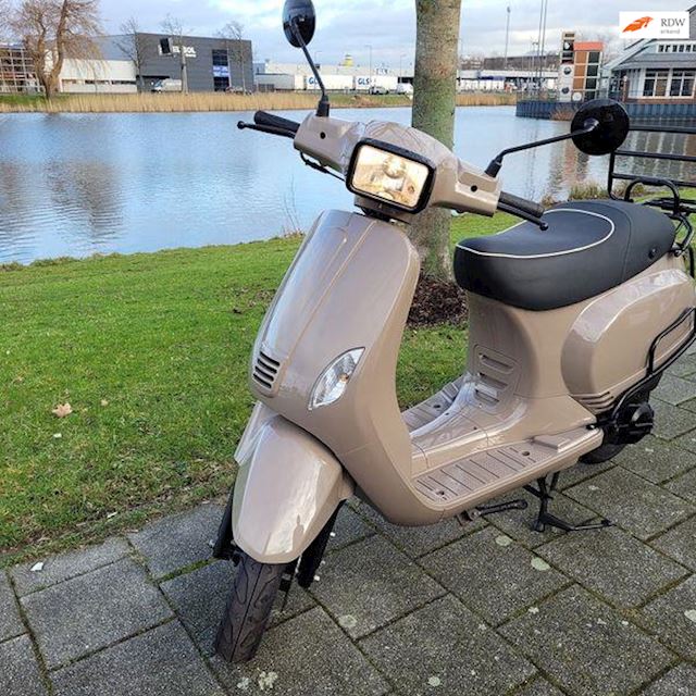 BTC Bromscooter occasion - Autoport-Rotterdam / Scooterport