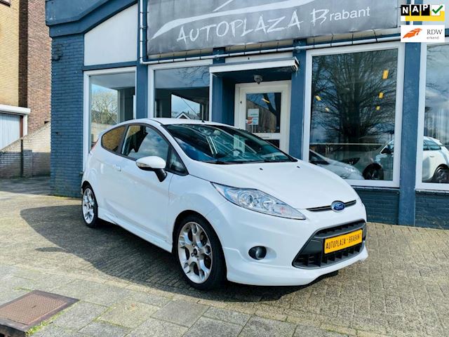 Ford Fiesta 1.6 Sport/ CLIMA/ BLUETOOTH/ 17 INCH/ PDC/ USB/ ISO