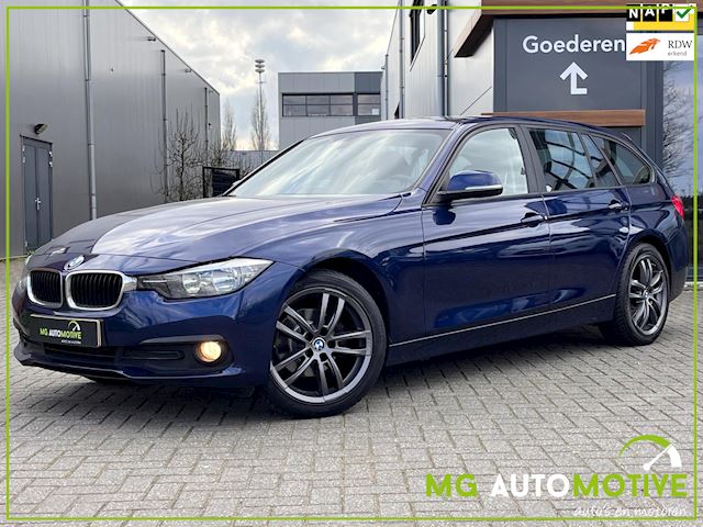 BMW 3-serie Touring 318i Essential | Apple Car Play | 18 inch ATS | NL auto | NAP!!!!