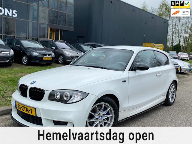 BMW 1-serie 118i M-pakket Nieuwe APK tot 08-04-25 cruise/climate control stoel-vw 