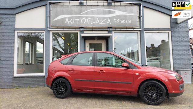 Ford Focus 2.0-16V Rally Edition/ CRUISE/ AIRCO/ AUX/ 17 INCH/ TREKHAAK/ 146 PK!!