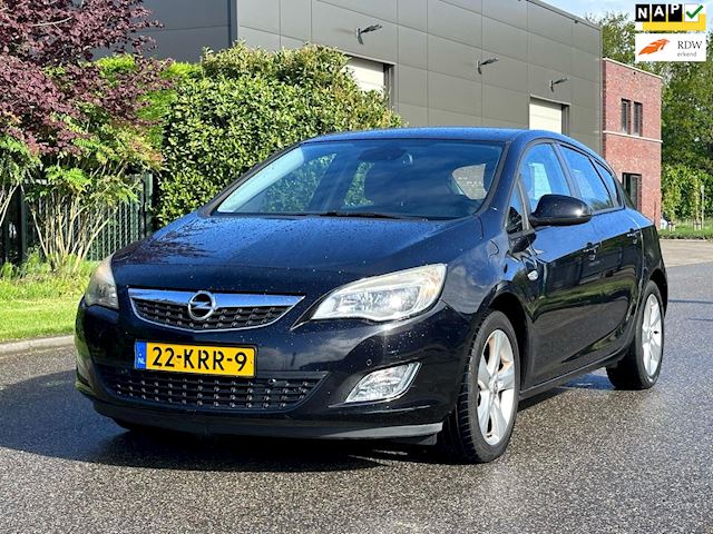 Opel Astra 1.4 Edition     1e eigenaar*Navigatie*Cruise*Airco*Trekhaak*NAP*LM velgen*Parkeersensoren*Nieuwe APK*