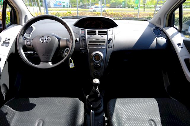 Toyota Yaris occasion - FLEVO Mobiel