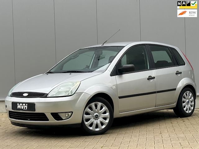 Ford Fiesta 1.4-16V Trend - Automaat - Airco - Trekhaak - 5DRS