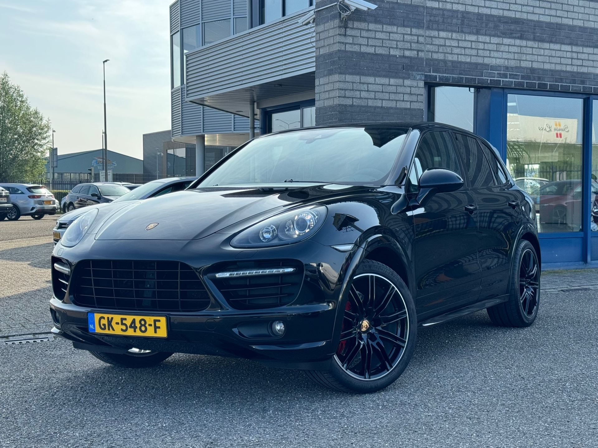 Porsche Cayenne - 4.8 GTS NAVI+CAM BOSE ECC ALCANTARA SPORT PANORAMA LED  TREKHAAK BOM VOL OPTIES Benzine uit 2013 - www.cockvanburenautos.nl