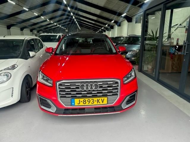 Audi Q2 35 TFSI panorama-keyless-go 