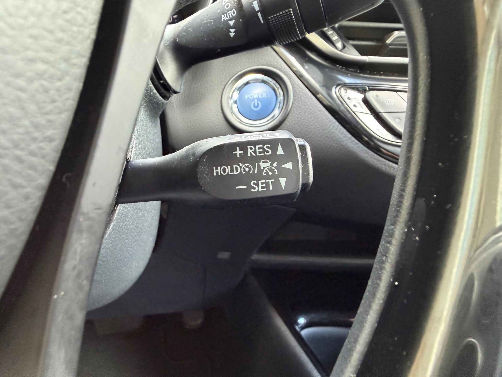 Toyota C-HR occasion - Autobedrijf van Stalen B.V.