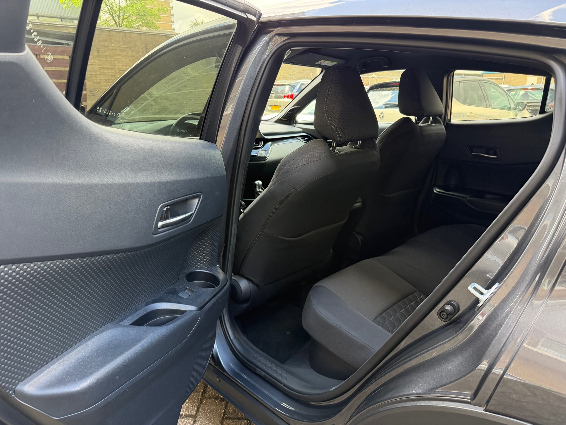 Toyota C-HR occasion - Autobedrijf van Stalen B.V.