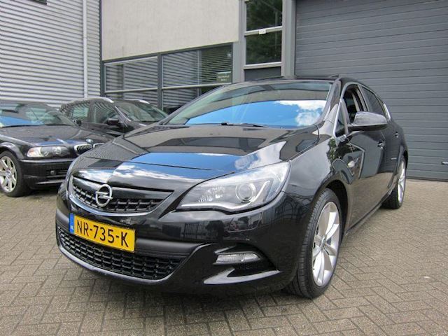 Opel Astra 1.4 TURBO SPORT OPC XENON DAK NAVI PDC 18 INCH 