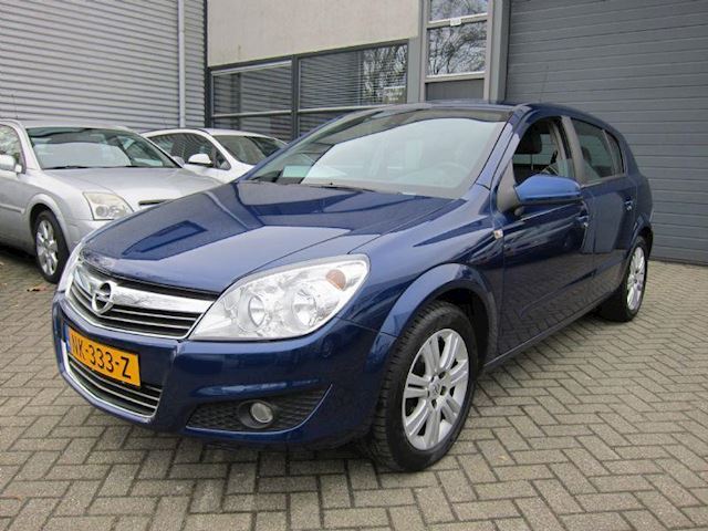 Opel Astra 1.7 CDTi Executive LEDER NAVI NW APK ORG NL