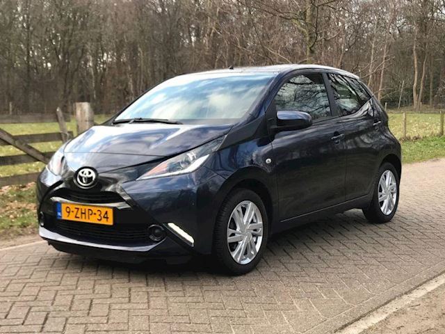 Toyota occasion kopen? occasions in -