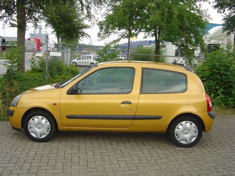 Toepassen actie Proportioneel Renault Clio - 1.4 16v dynamique `VERKOCHT` - 2002 - Benzine -  www.autonieuwgraaf.nl