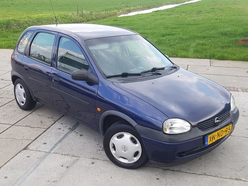 oriëntatie Manuscript Discriminatie Opel Corsa - 1.4i- 16V Strada 1999 5D AUTOMAAT/ KM NAP/ VERKOCHT! Benzine  uit 1999 - www.autobedrijfoudewater.nl