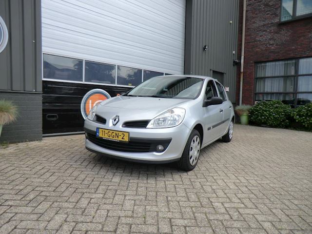 Renault Clio 1.2-16V Special Line airco trekhaak nette auto