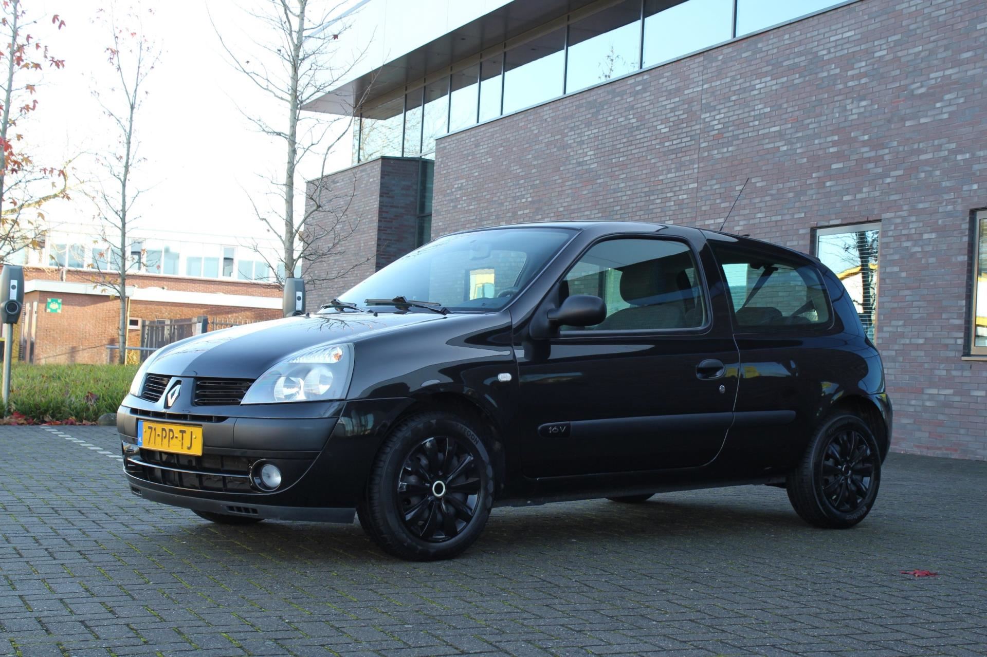 Uitstekend universiteitsstudent begaan Renault Clio - 1.2- 16V Authentique Basis navigatie Benzine uit 2004 -  www.garageautoflex.nl
