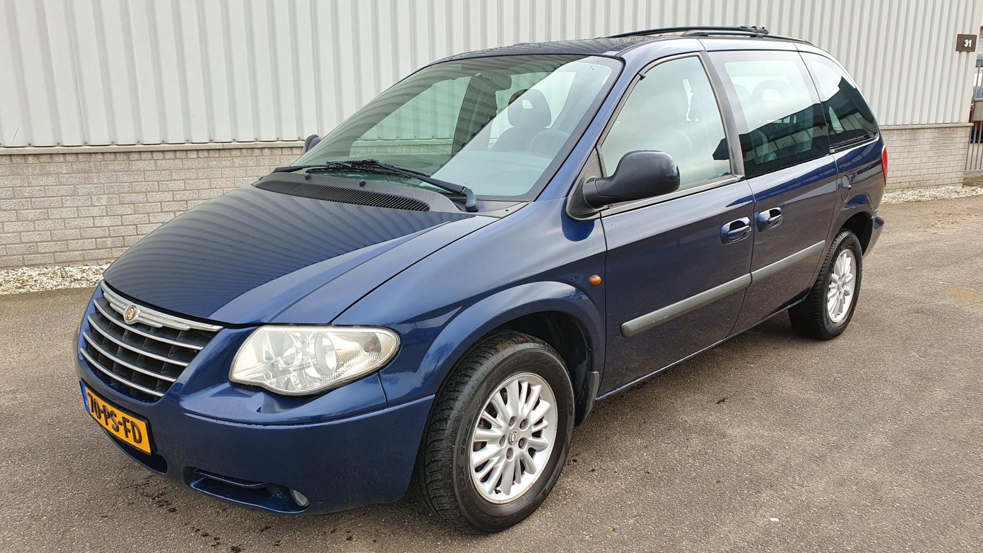 Chrysler Voyager - 2.8 CRD SE Luxe Diesel Uit 2004 - Www.terborgautos.nl