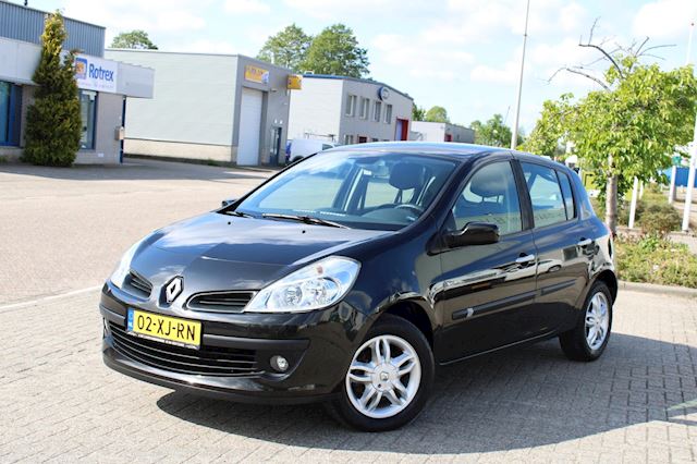 Renault Clio occasion - A tot Z Auto's B.V.