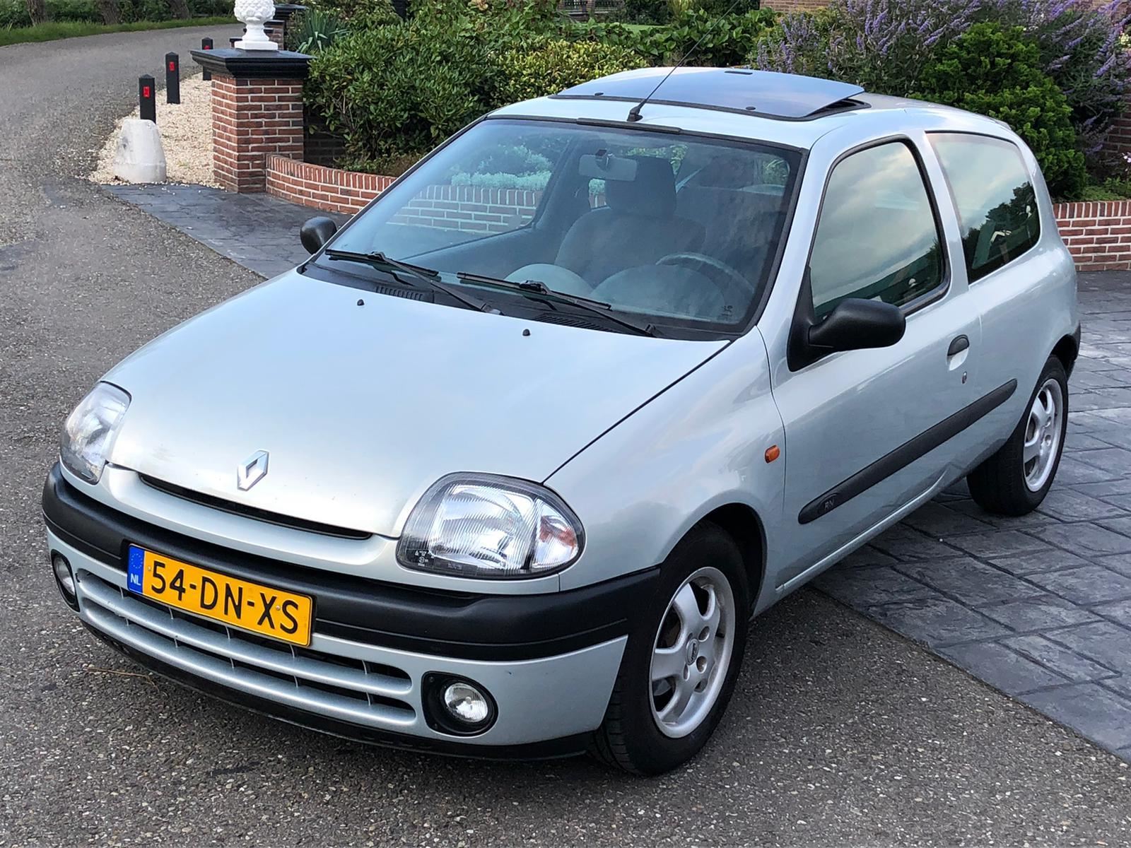 Tegenslag intern Aftrekken Renault Clio - RT1.6 RN AUT 1999 Grijs 128DKM NAP!/ LEUKE AUTO! Benzine uit  1999 - www.autobedrijfoudewater.nl