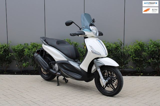 Piaggio Beverly 350 Sport Touring ABS (2019-2020, ZAPMA2200), Vehicles