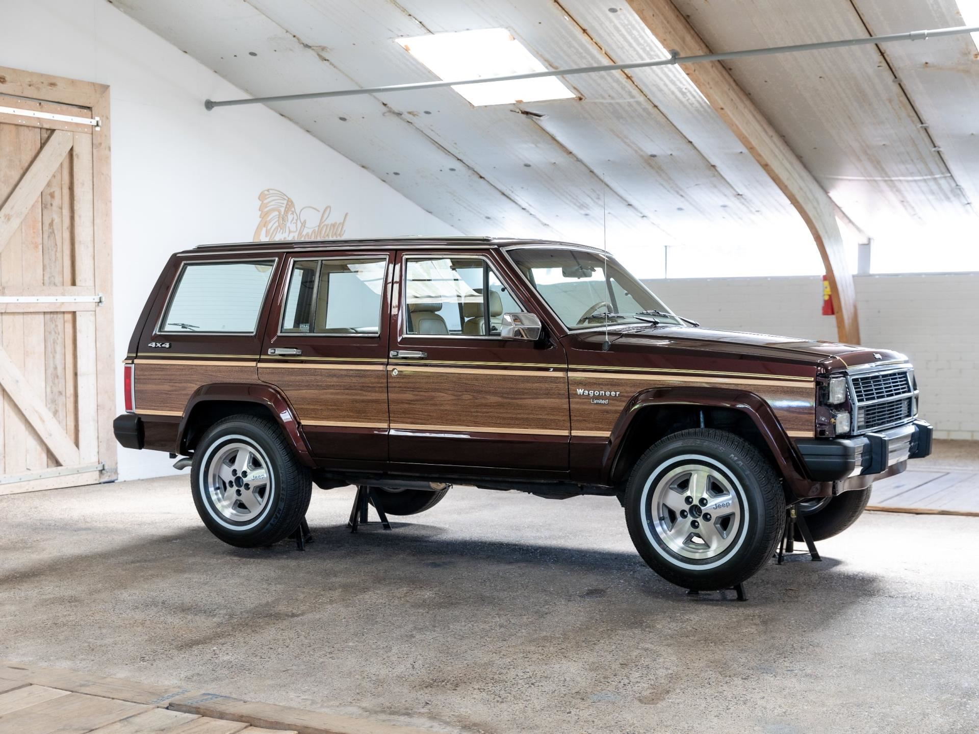 Jeep cherokee wagoneer