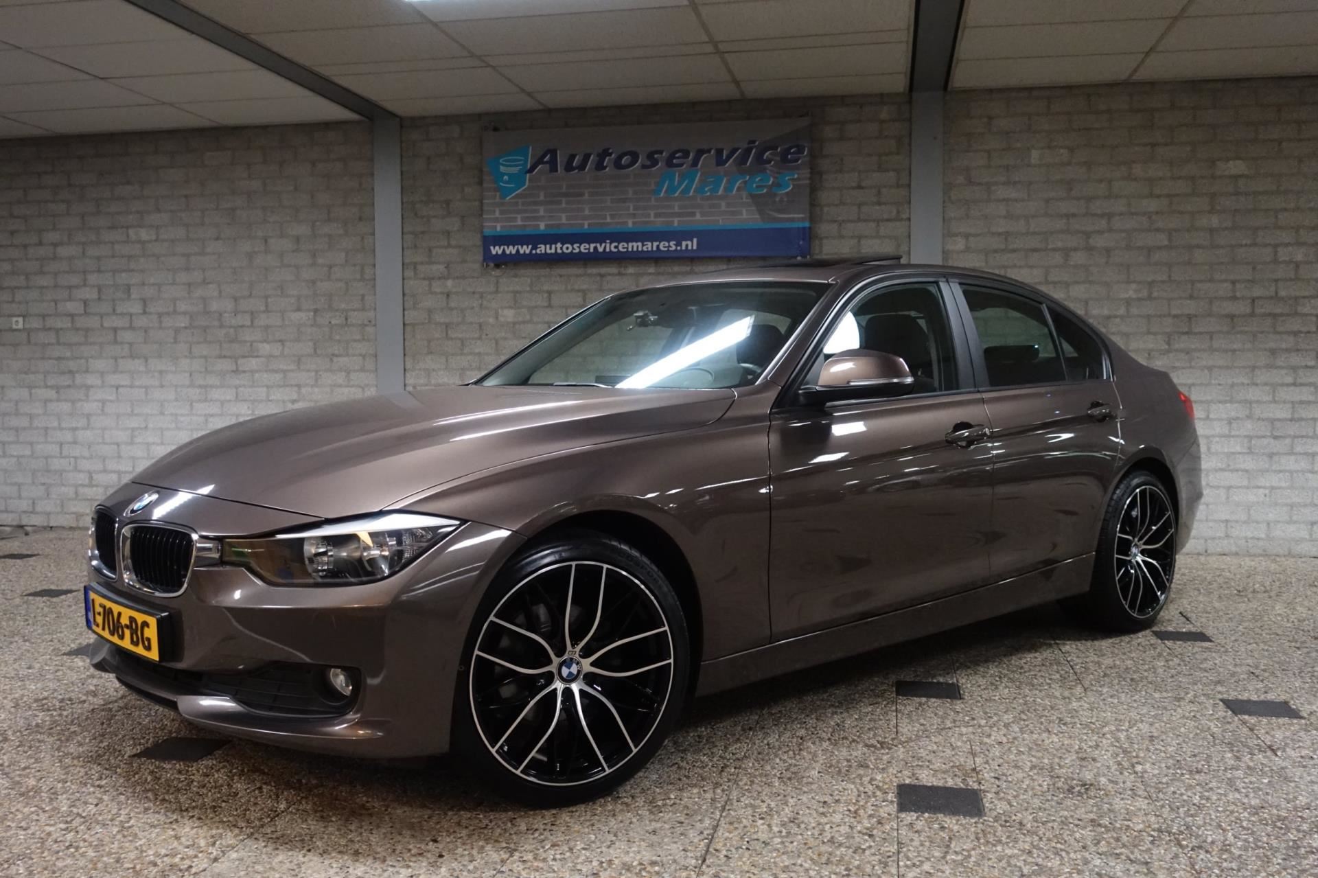 BMW 3-serie - 316i Edition, Automaat, 136 PK, PDC, airco, schuifdak, cruise, 17 LM, KM Benzine uit 2013 - www.autoservicemares.nl