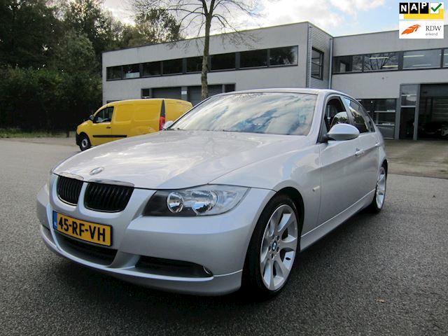 BMW 3-serie 320i Dynamic Executive 18-inch apk 11-2022 nl auto!!!
